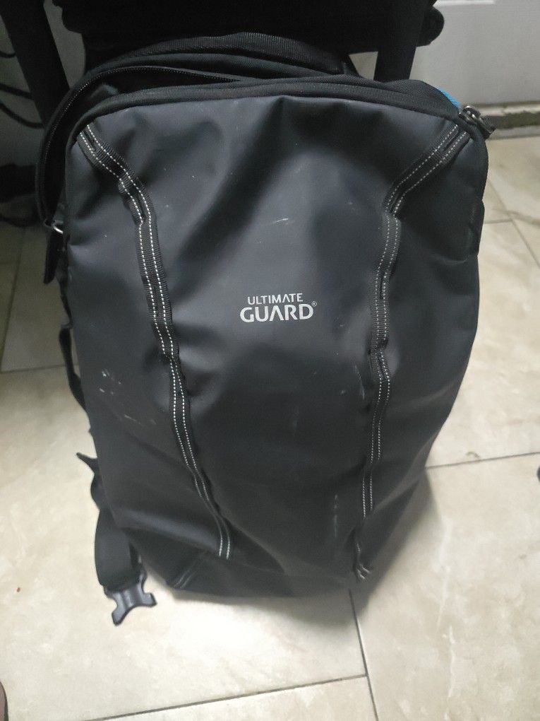 Backpack Vago 28 Ultimate Guard Yugioh Magic Pokemon