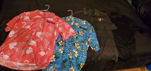 Hooters Polos