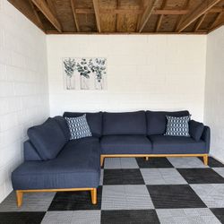 Macys Blue Sectional Couch 🚛 delivery Available