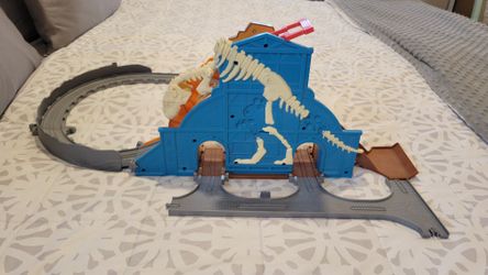 Thomas Train Dino Run Take & Play