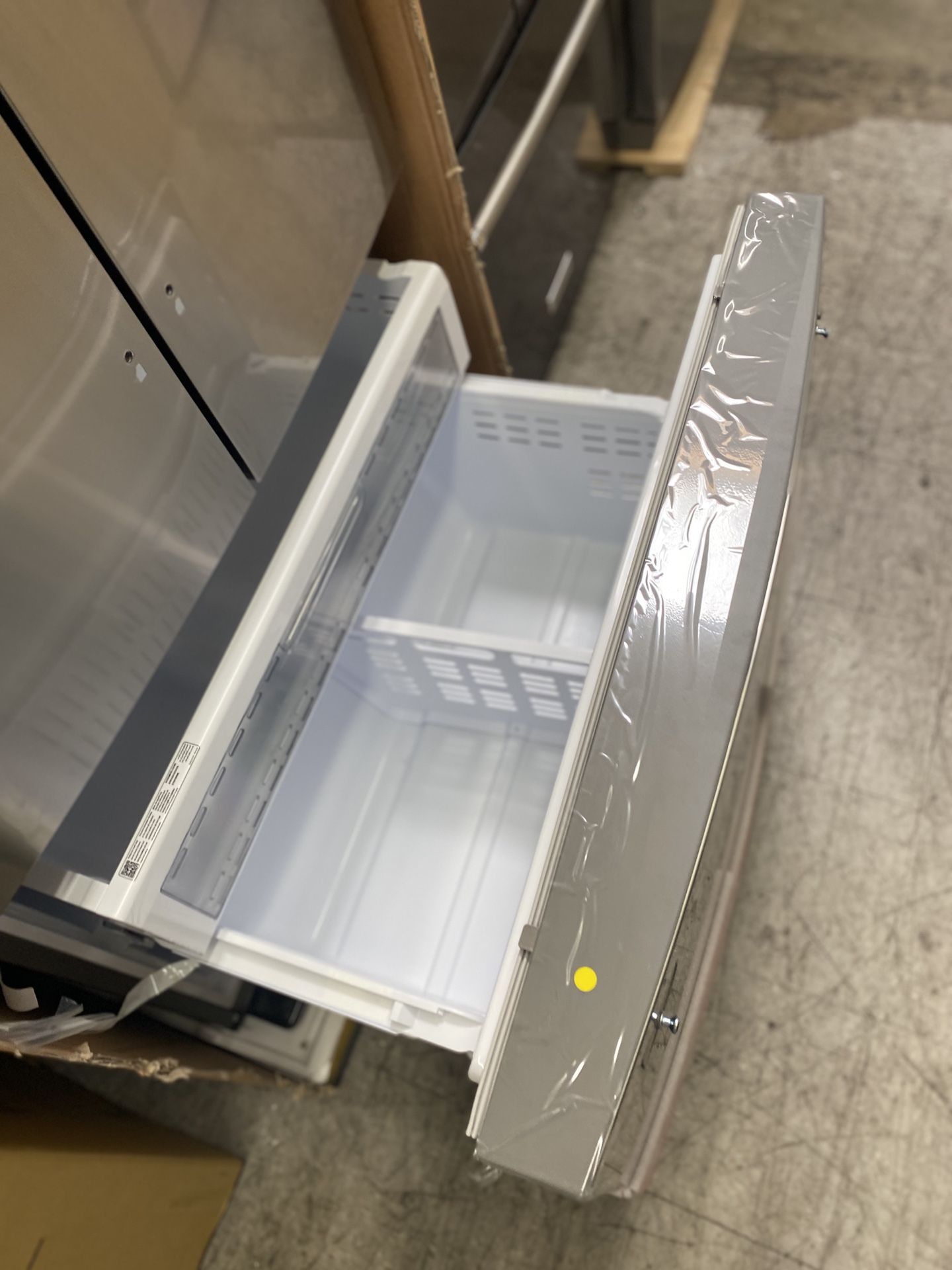 NEW ! 28 CU FT 3 DOOR SAMSUNG REFRIGERATOR IN STAINLESS STEEL WITH ICE/WATER DISPENSER
