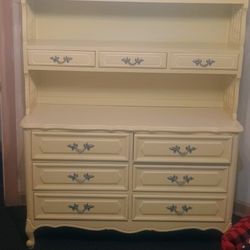 Henry Link French Provincial Dressers And End Table Set 6 And 3 Drawers 