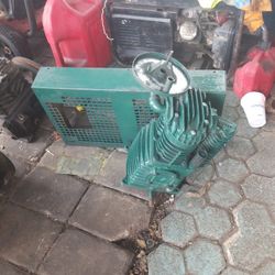 A.S.I.S 2 AIR COMPRESSOR PUMPS THEY NEEDS NEW OIL