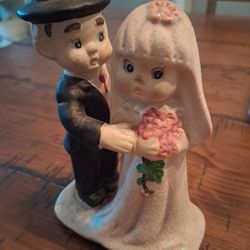 Vintage Groom And Bride Figurine