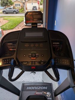 2024 Horizon Fitness 7.0 AT Folding Treadmill Excellent Condition - Redondo Beach, CA