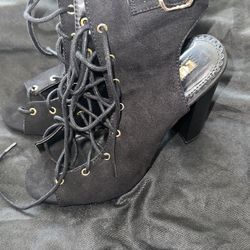 Black High Heels 