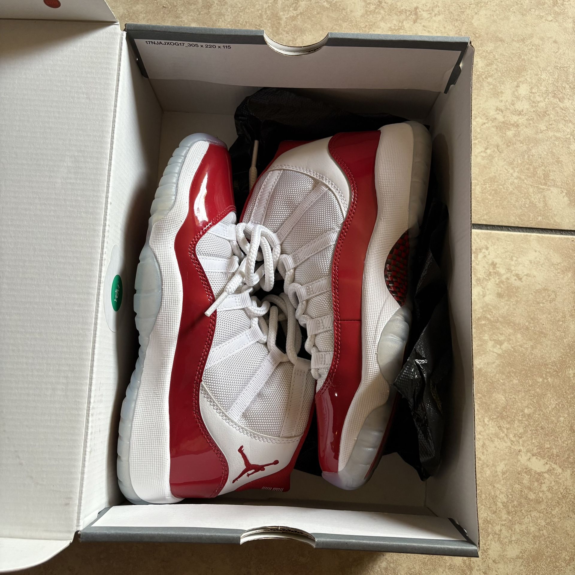 Air Jordan 11 Retro GS ‘Cherry’ 2022