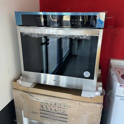 New Whirlpool Electric Single Wall Oven 30” Wide 