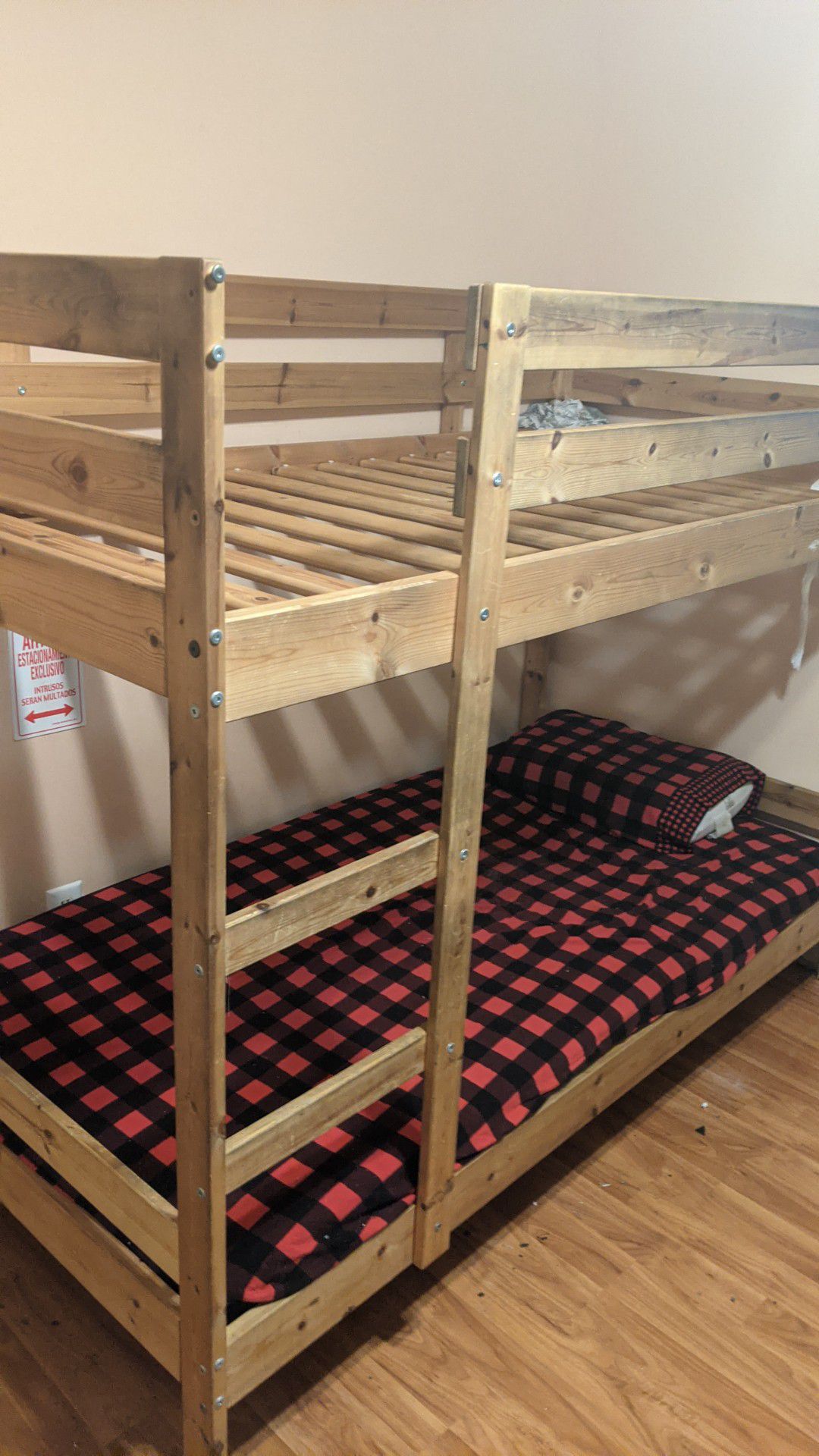 Twin bed bunk beds.