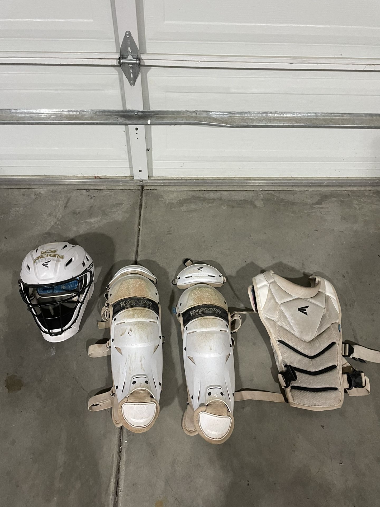Easton Catchers Gear