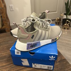 Adidas Women’s Size 8 1/2