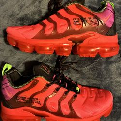 Vapor Max Nike Shoes For Sale 200$ Willing To Negotiate 