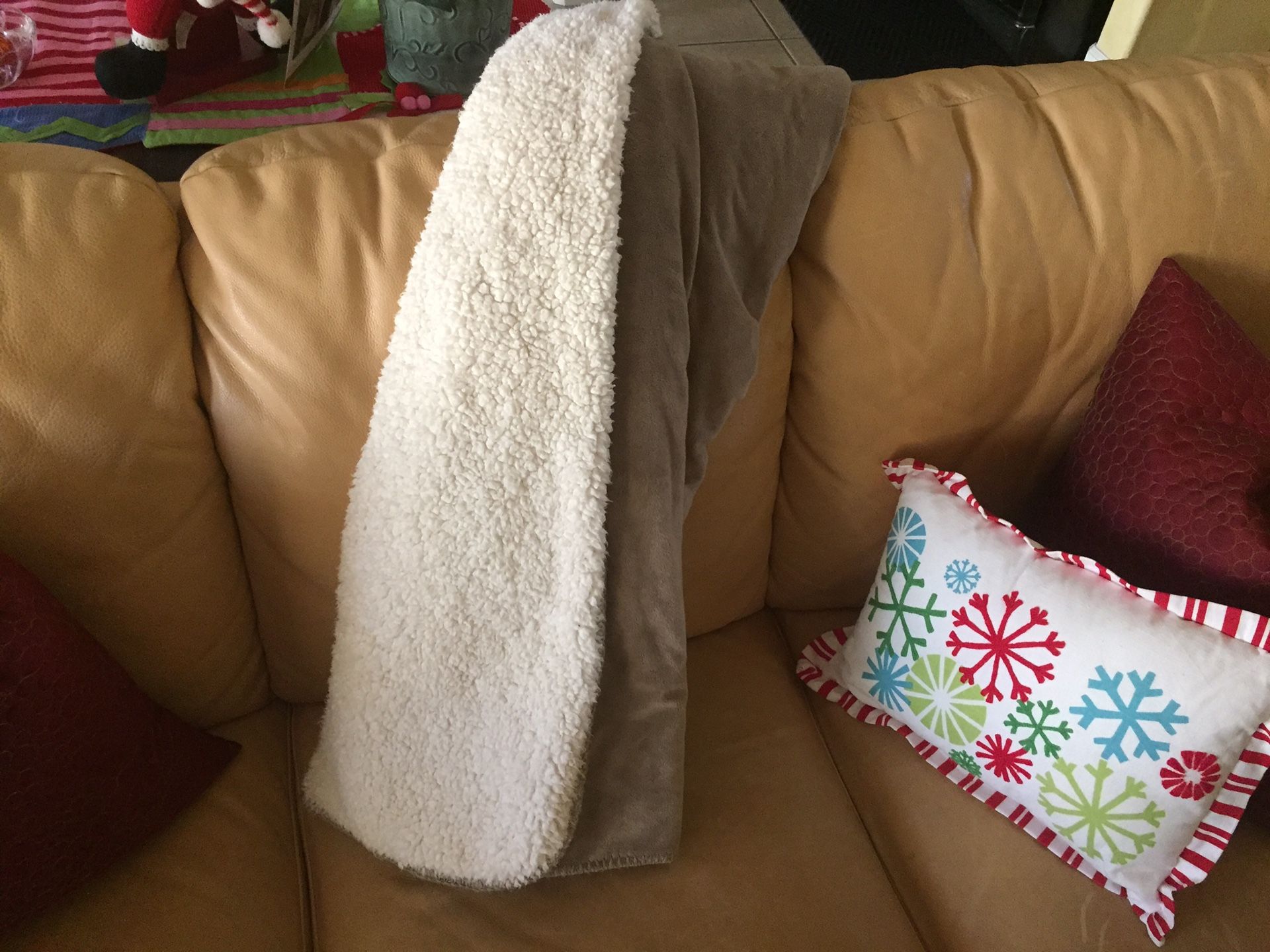 50”x 60” Micro Mink/Sherpa Throw Blanket Washable