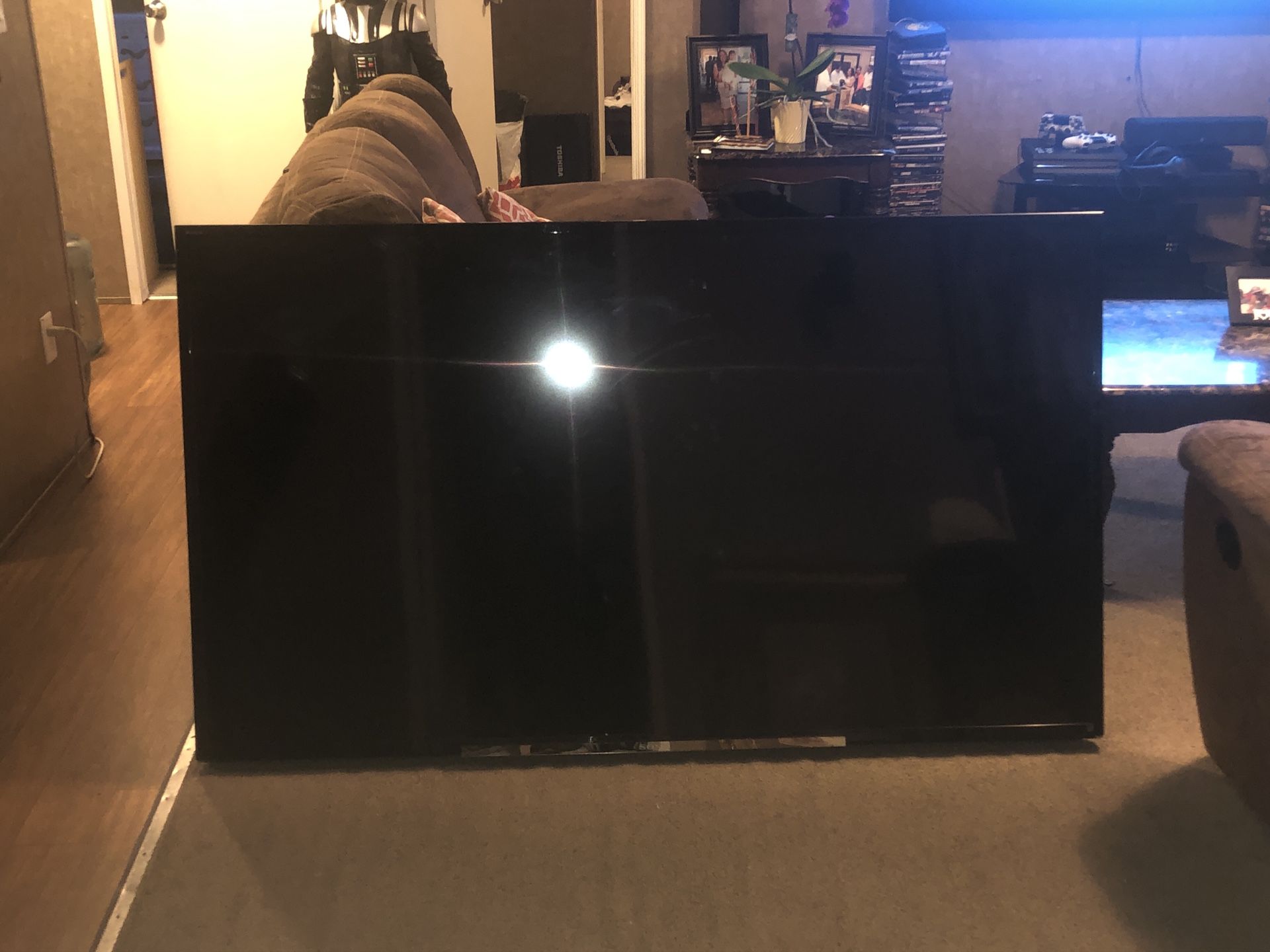 Sony 70 inch Tv KDL-70R550A 70-Inch 120Hz 1080p 3D Internet LED HDTV (Black) (2013 Model)