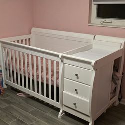 DaVinci Kalani 4-in-1 Convertible Crib