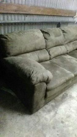 Queen size pull out bed