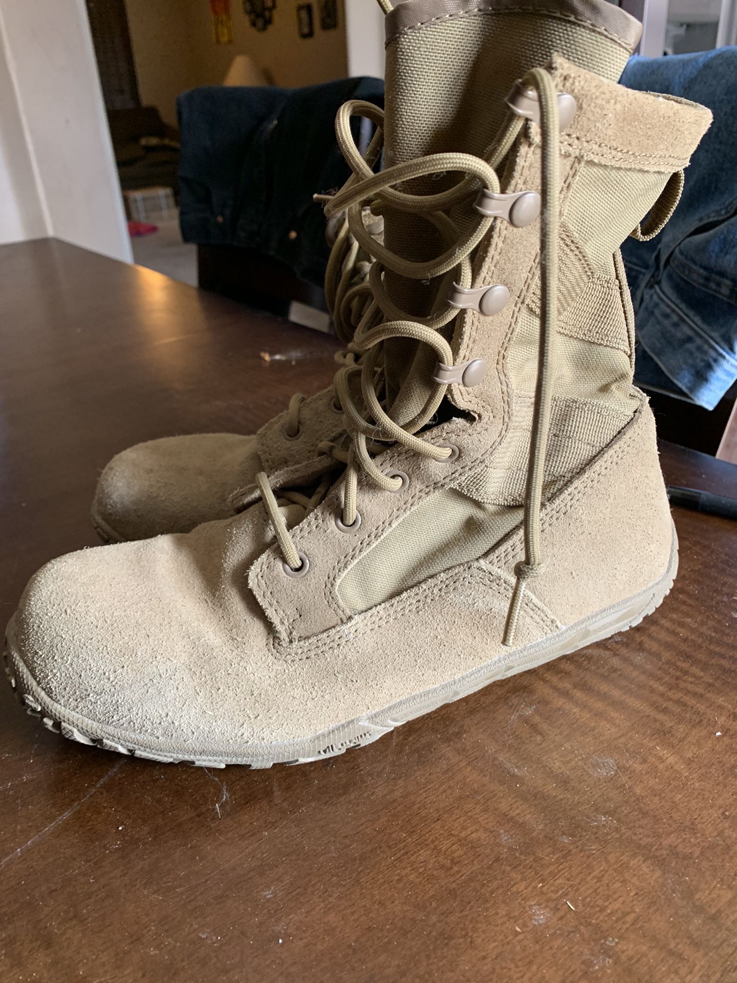 Combat Boots / Military Boots 