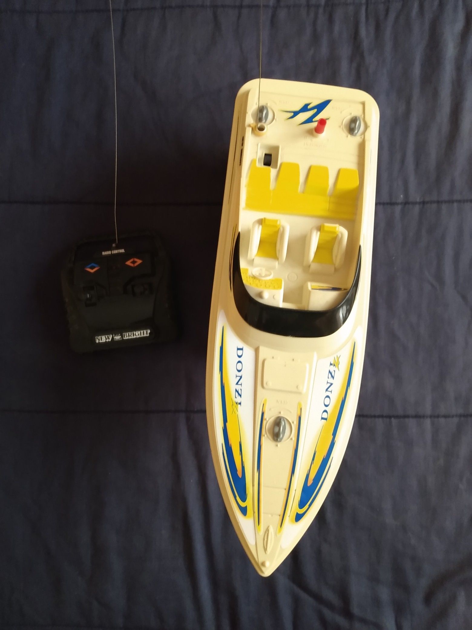 New Bright, Donzi, remote control speed boat
