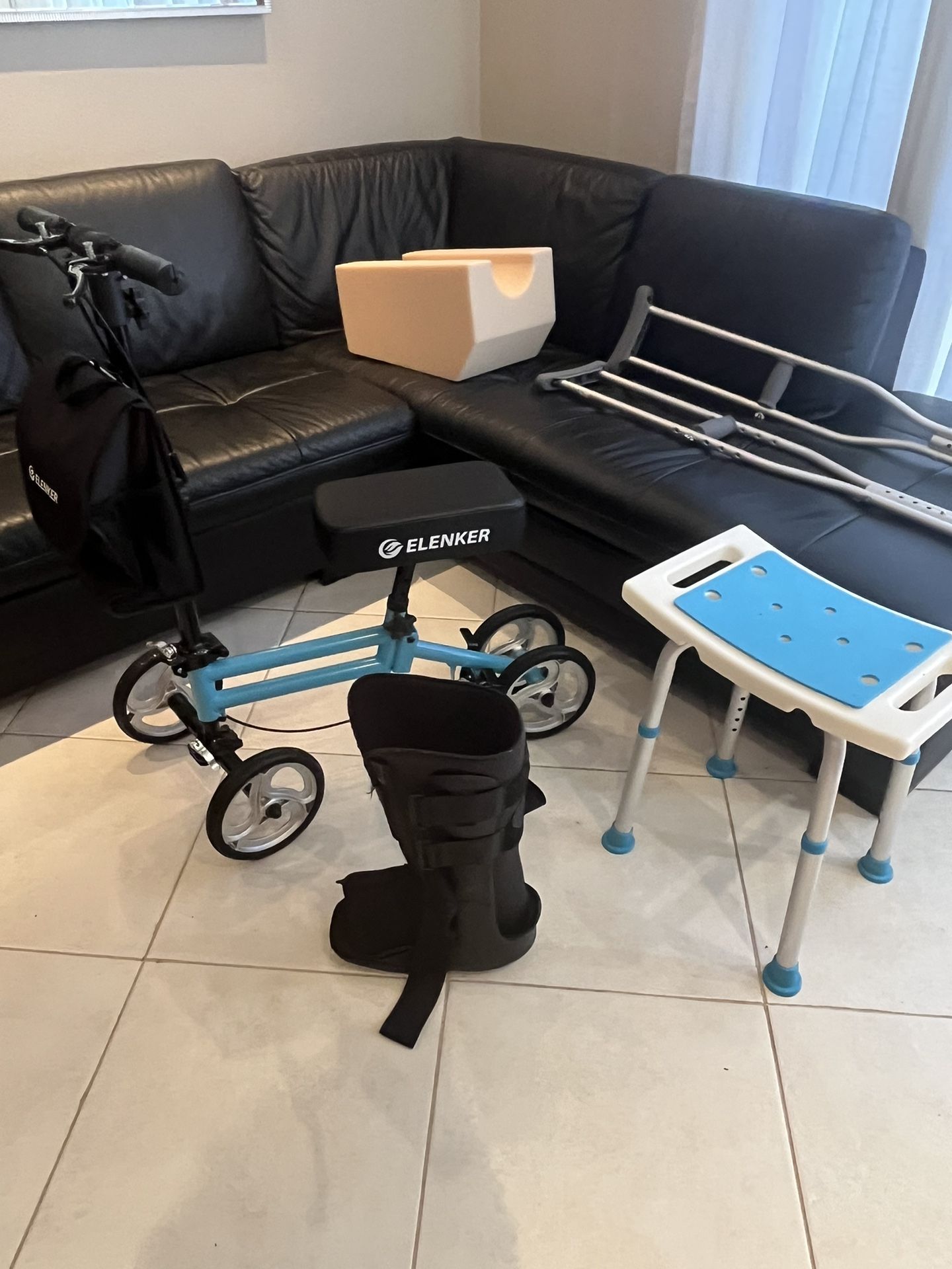 💥 Knee Scooter, Crutches, Bath Stool For Leg Injuries 