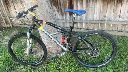 KHS MOUNTAIN BIKE