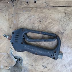 Pressure cleaner gun