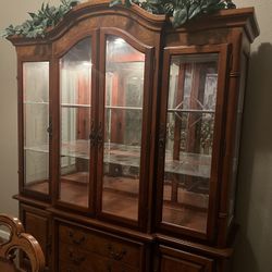 Moving Need to Sell ASAP $250 China Cabinet And Dining Table