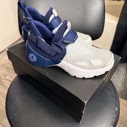 Jordans woman youth size 5Y