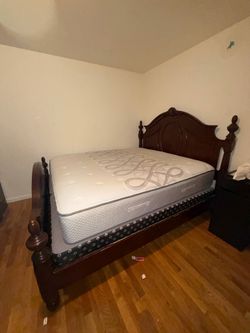 Bedroom furniture set