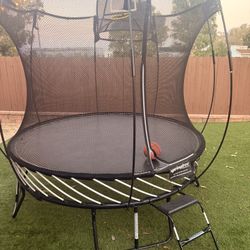 8’ Round SpringFree Trampoline