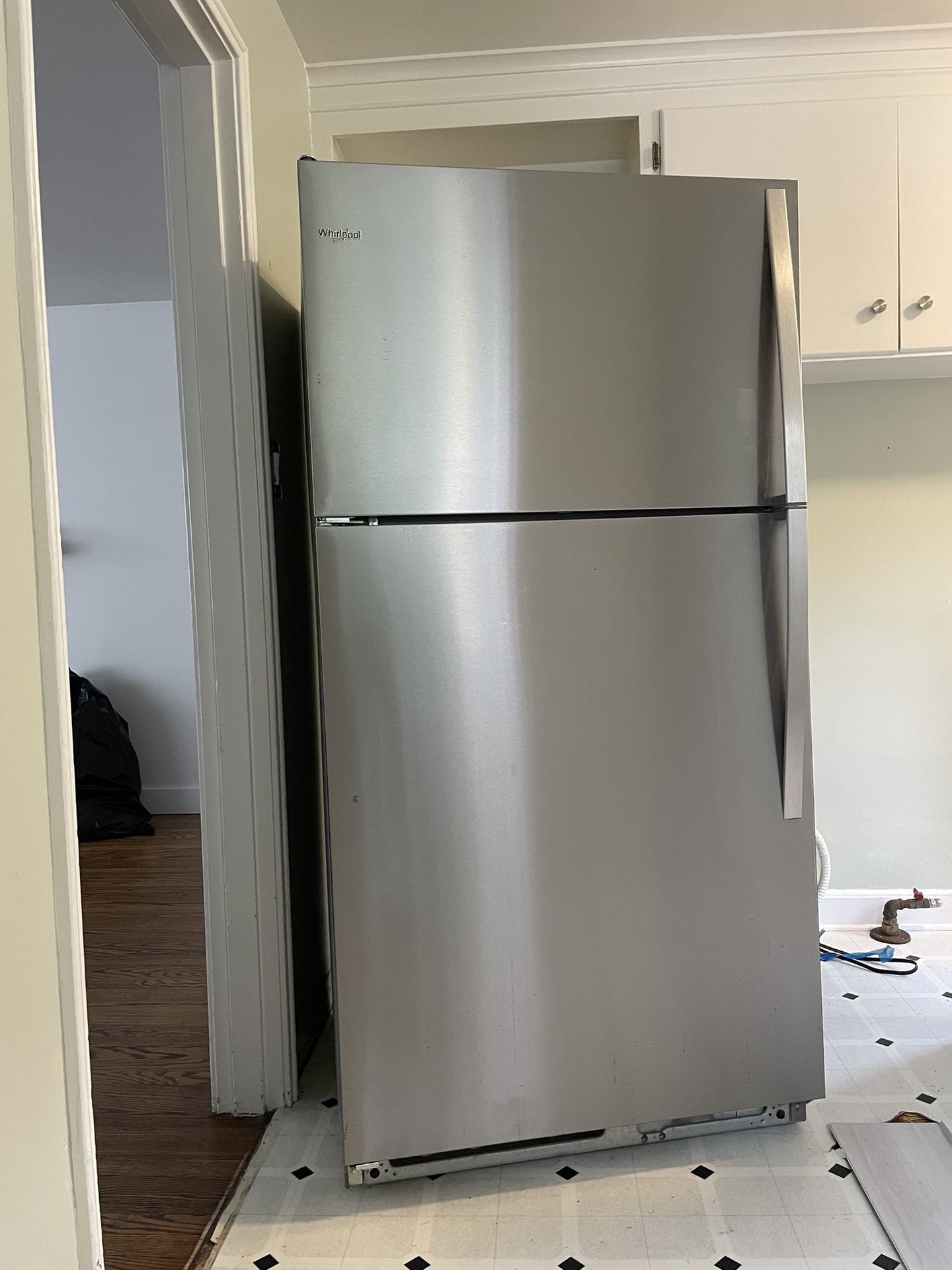 Whirlpool Refrigerator 20.5cu - Top Freezer