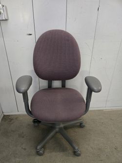 Steelcase Chair Ergonomic In Good Conditions 