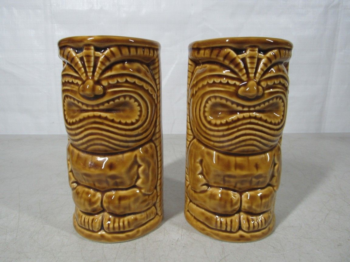 Pair Of Germaine's Luau 16 Oz. Ceramic Tiki Mugs Hawaii 2010 KC 6"