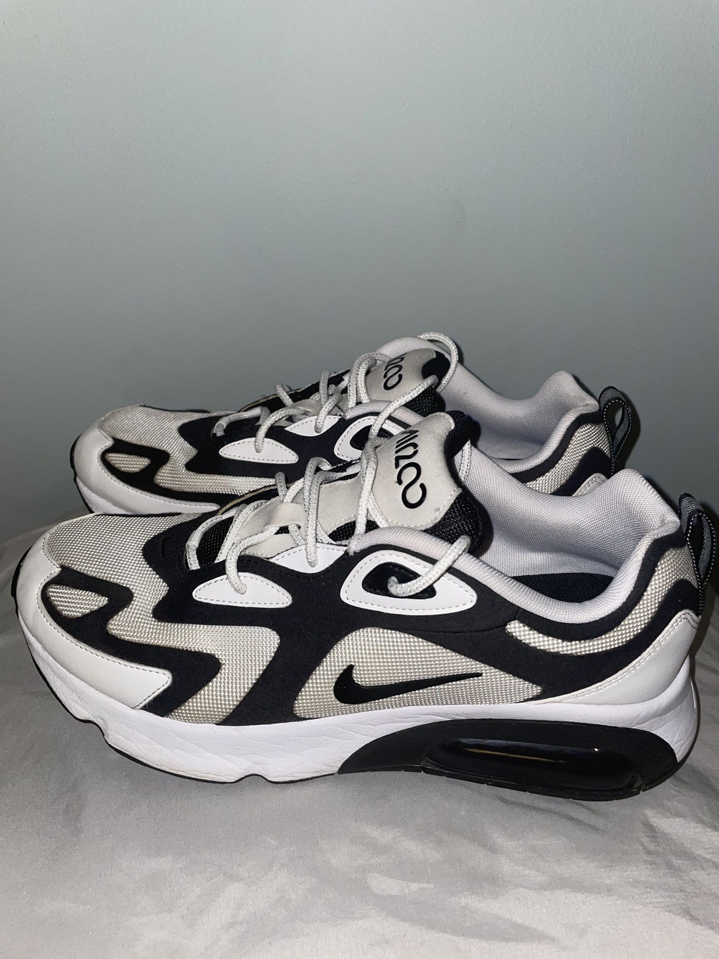 Air Max 200 Black and White Size 11