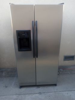 GE Stainless Steel Refrigerator