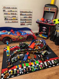 Toddler Lightning McQueen  Cars bed for sale