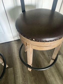 2 BAR  CHAIRS( MUST GO ASAP)