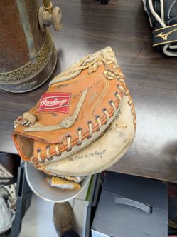 Youth kids Rawlings catchers mitt baseball