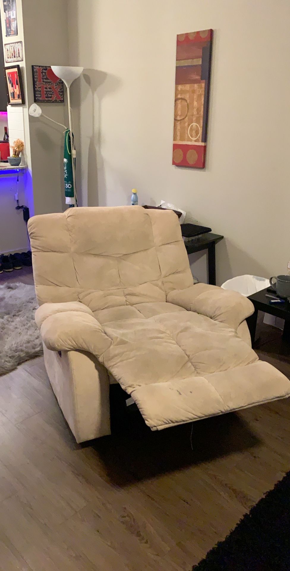 Recliner ( lazyboy) for Sale in San Antonio, TX OfferUp