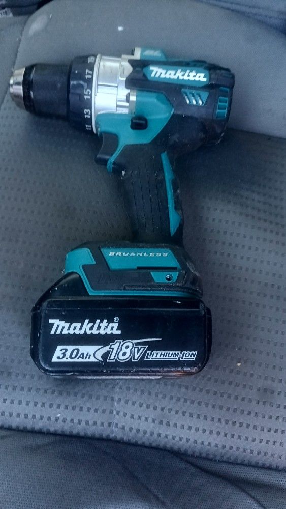 Hammer Drill Makita And Bateríe 