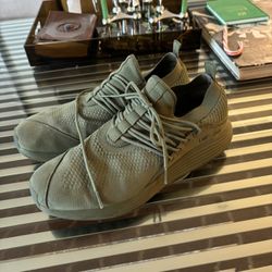 Lane Eight Running/Training shoes NEW 10.5