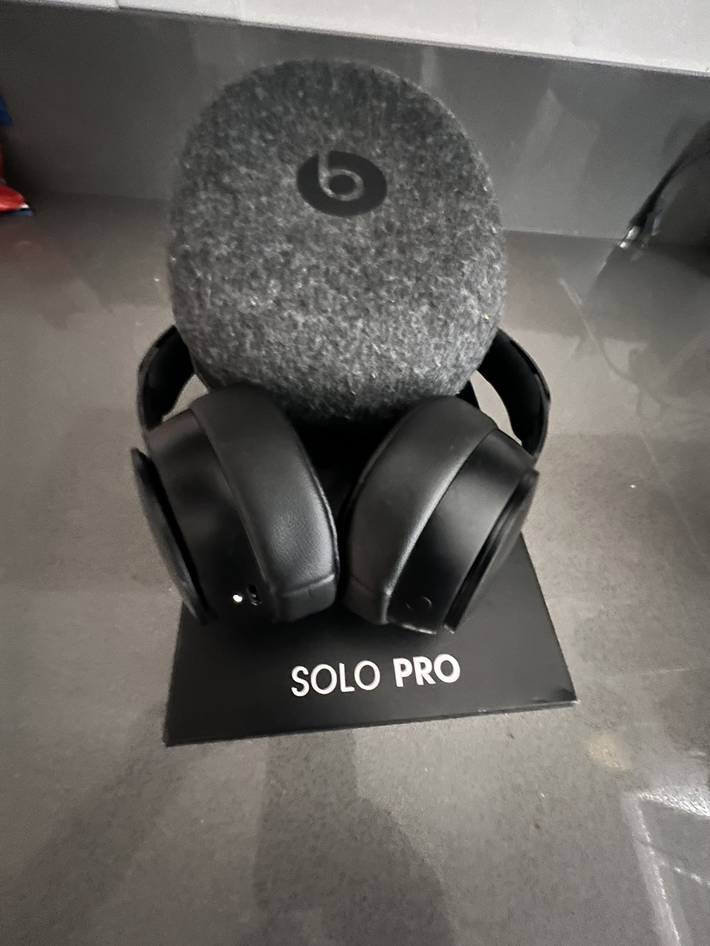 Beats Solo Pro Headphones Excellent Condition