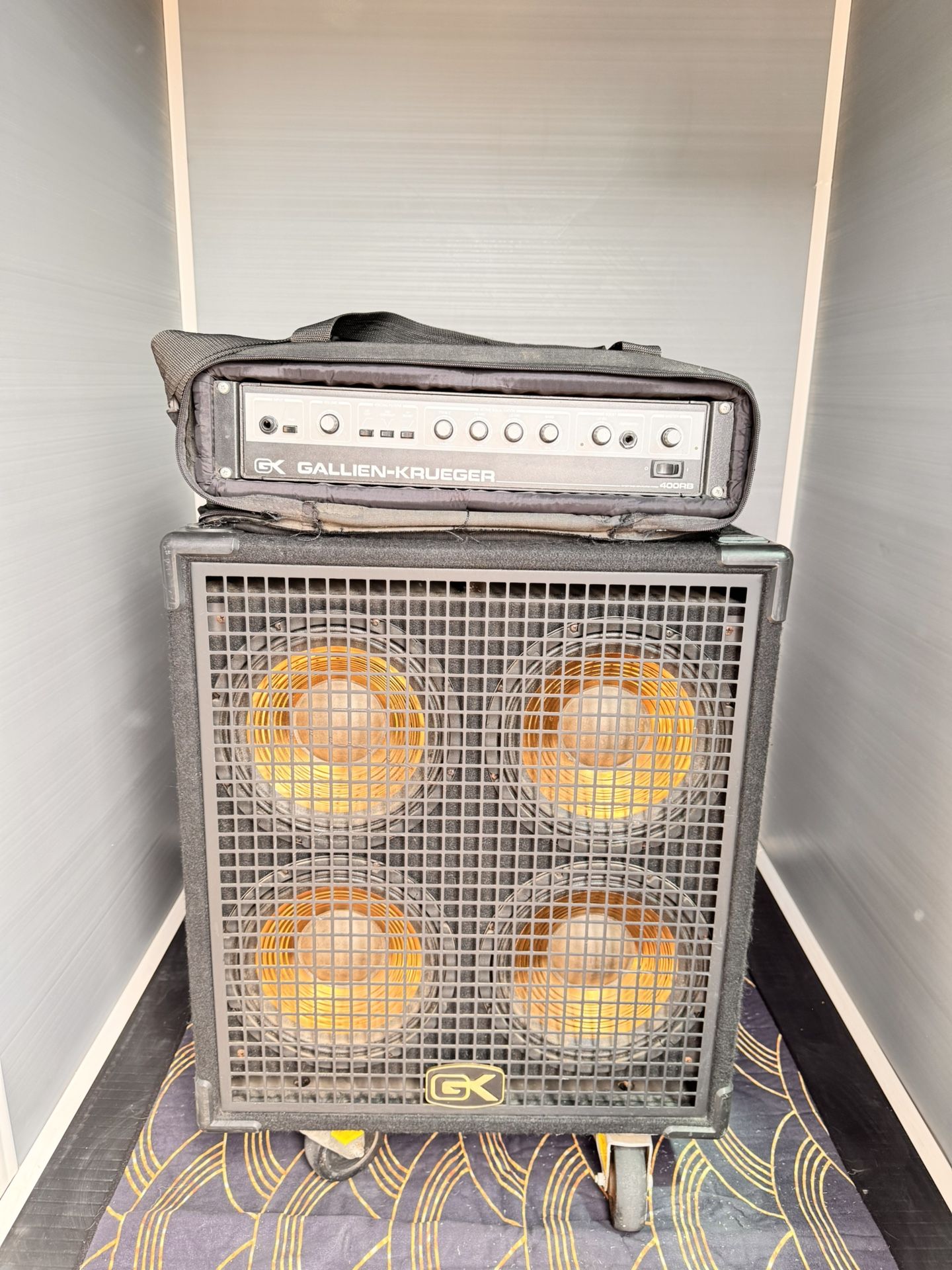 GK 4x10 Gold Bass Cabinet With GK Bass Guitar Amplifier Head