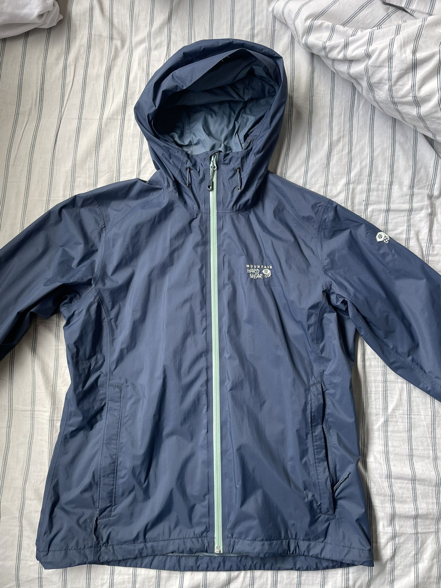 Women’s Mountain Hardwear Rain Jacket Large