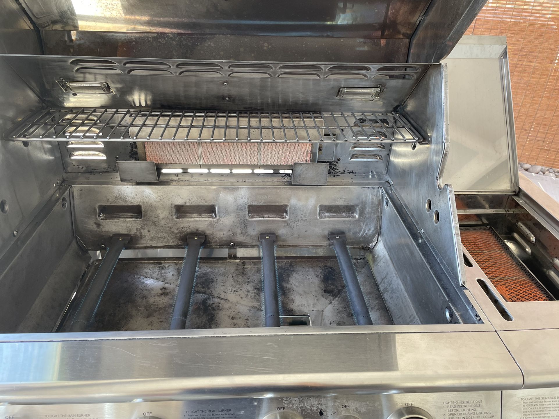 Used KitchenAid Brand Gas Grill In Very Good Condition. Very Clean. It Has Lights . $250:00