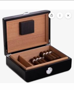 Bey-Berk Dylan Carbon Fiber Design 40 Cigar Humidor | BLACK