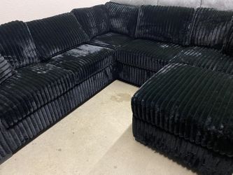 Black Onyx Plush Corduroy Sectional with ottoman and accent pillows 99x99 pick up can deliver 