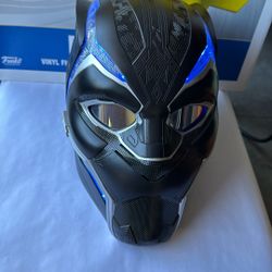Black Panther Helmet Blue Color Lights (USED) Hasbro. Marvel Legends.