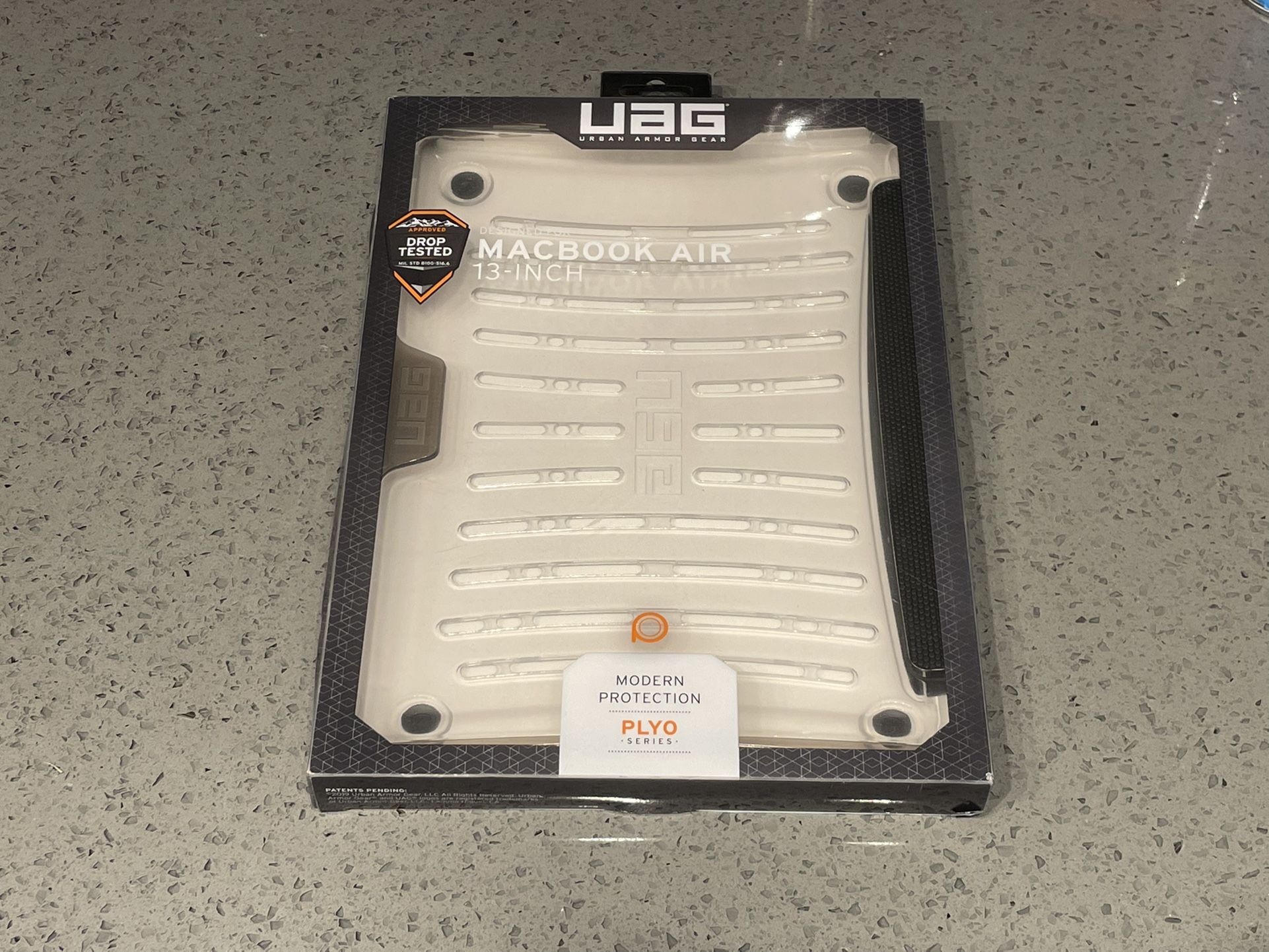 UAG PLYO MACBOOK CASE (2014)