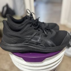 Men Shoes Size 10