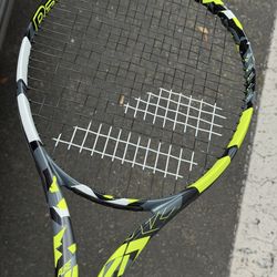 🎾 Babolat Pure Aero 100 – Grip Size 3 (4 3/8”) – $210